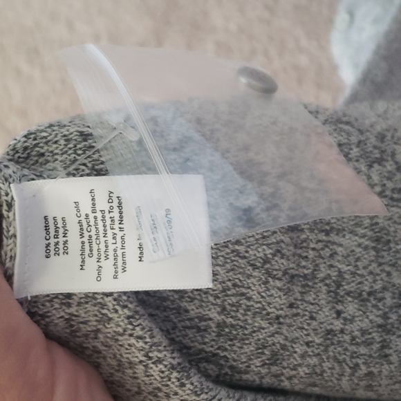 NWT Talbots m marled grey ribbed yoke button shoulder detail oversized - Picture 7 of 7